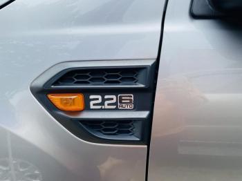 Ford Ranger 2.2L 2017 - Số tự động - Màu bạcFord Ranger 22L 2017 02